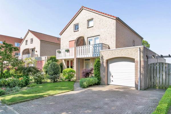 Woning Burgemeester Steinbachstraat 39 Drunen