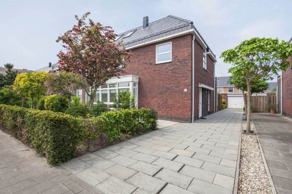 Woning Willem van Nieuwenhuizenlaan 16 Den Haag