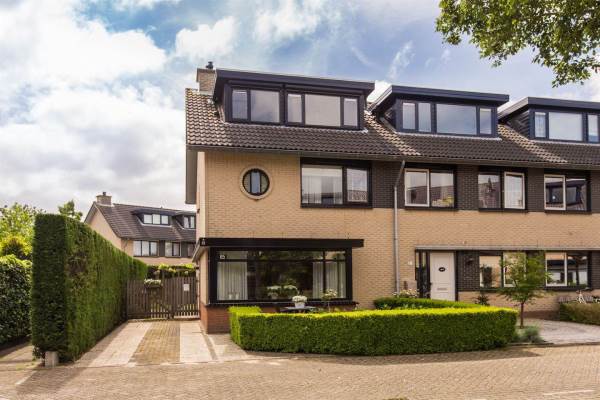 Woning Adelaarsvaren 65 Bergschenhoek