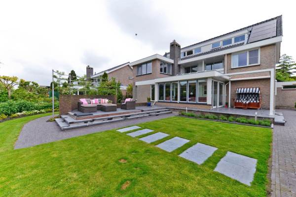 Woning Langeweg 74 Roelofarendsveen