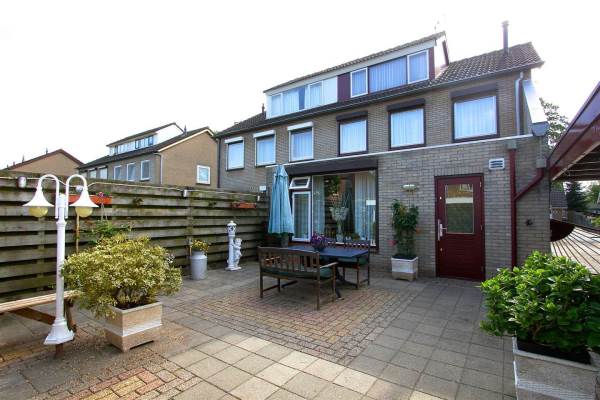 Woning Burg. Hillenaarstraat 5 Appeltern