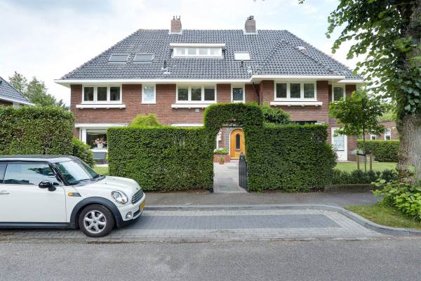 Woning van der Helstlaan 19 Naarden
