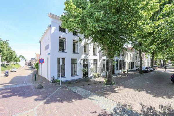 Woning Voorstraat 2 Sommelsdijk