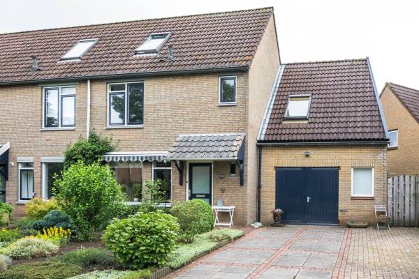 Woning Ruysdaellaan 102 Nijkerk