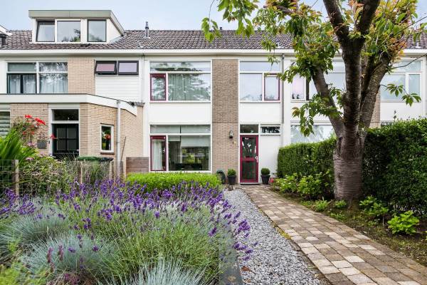 Woning Koningin Emmaweg 40 Houten