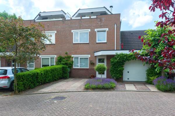Woning Joop den Uyllaan 12 Leiden