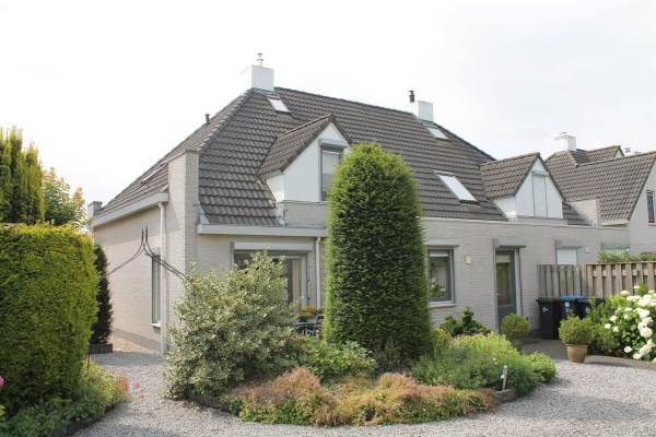Woning James Grieve 14 Tiel