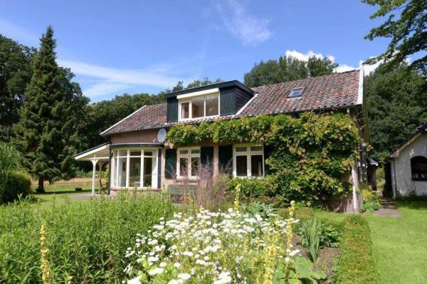 Woning Eikeboomlaan 10 Joppe