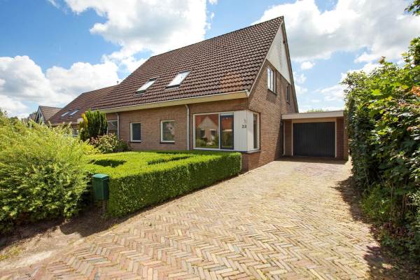 Woning Landschrijverlaan 23 Rolde