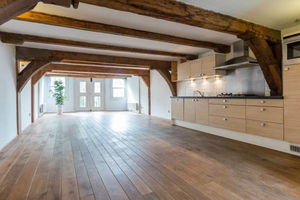 Woning Nieuwezijds Voorburgwal 20-E Amsterdam