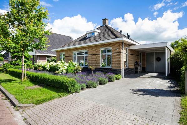 Woning Roggeblom 23 Buitenpost