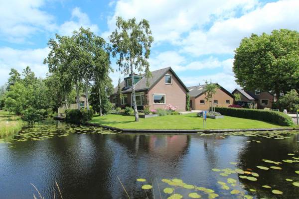 Woning Hoofdweg 112. Zegveld