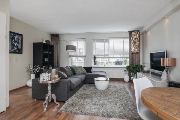 Woning Nicolaas Arie van der Burgsingel 64 Schiedam