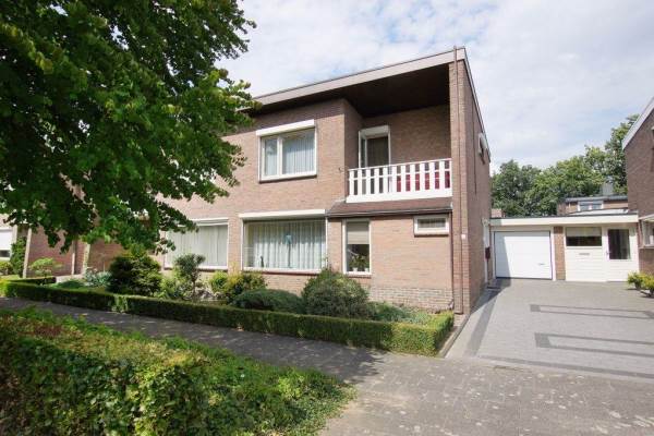 Woning Jan van Valkenburgstraat 5 Born