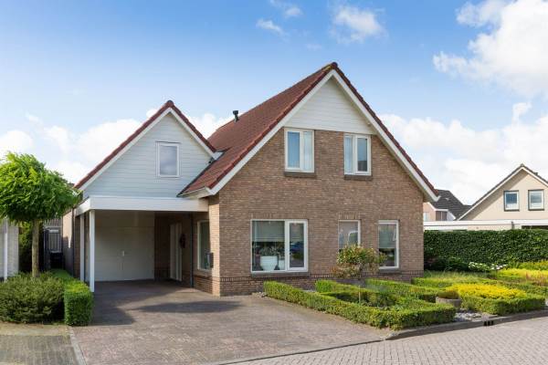 Woning Velthuisstraat 2 Lemelerveld