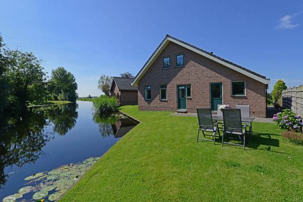 Woning Kerkvaartsweg 3. Aarlanderveen