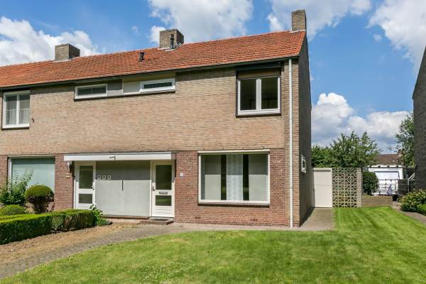 Woning Dr. Poelsstraat 18 Einighausen