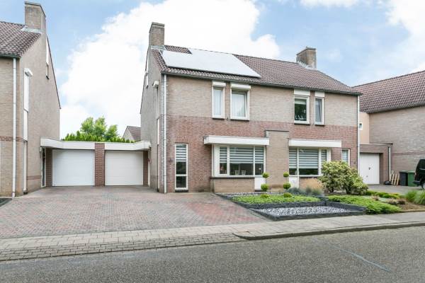 Woning van Doesburglaan 12 Landgraaf
