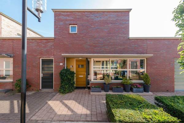 Woning J.J. Slauerhoffstraat 74 Almere
