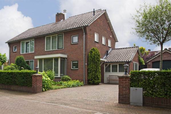 Woning Rembrandtlaan 21 Huizen