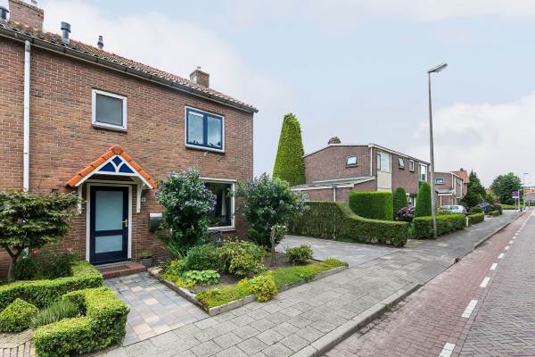 Woning Mr. Zigher ter Steghestraat 18 Steenwijk