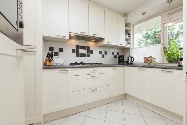 Woning Burgemeester Caan van Necklaan 256 Leidschendam
