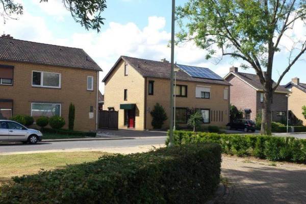Woning Graaf van Loonstraat 19 Born