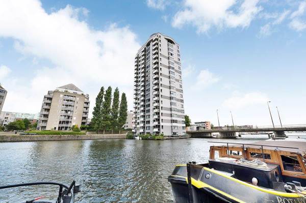 Woning C. van Eesterenlaan 362 Amsterdam