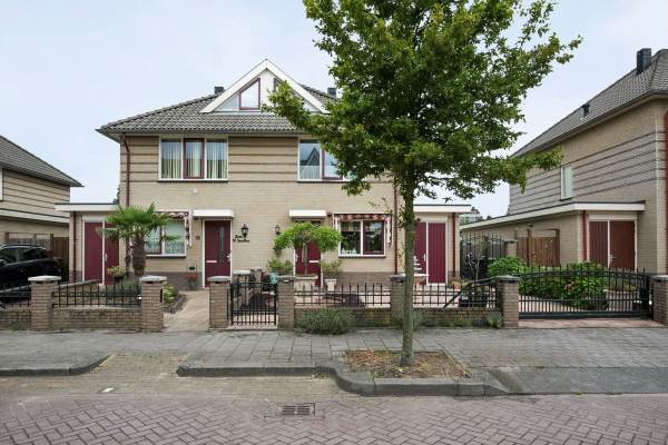 Woning Bezeel 33 Rhoon