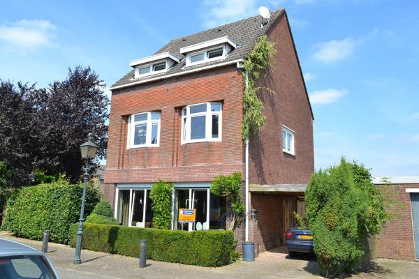 Woning Pastoor Neujeanstraat 22 Bocholtz