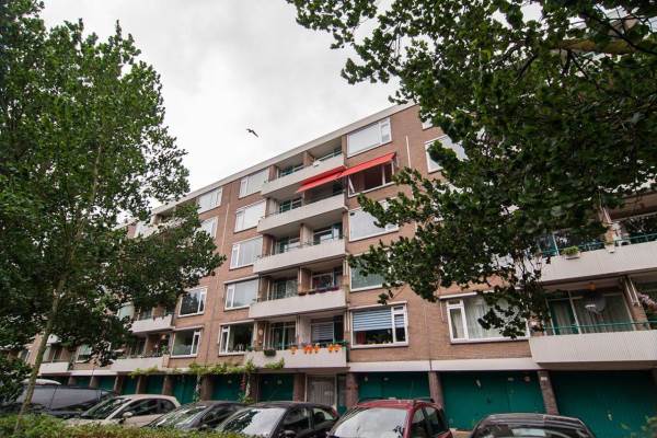 Woning Burgemeester Caan van Necklaan 604 Leidschendam