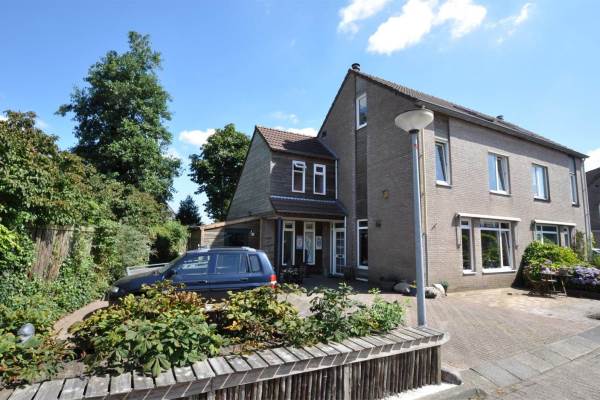 Woning Veenlanden 1 Steenwijk