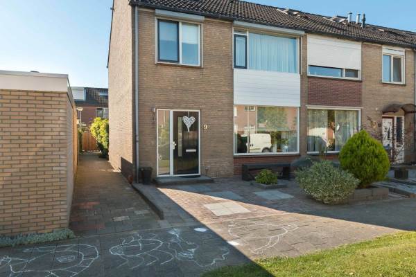 Woning van Delftstraat 9 Giessenburg