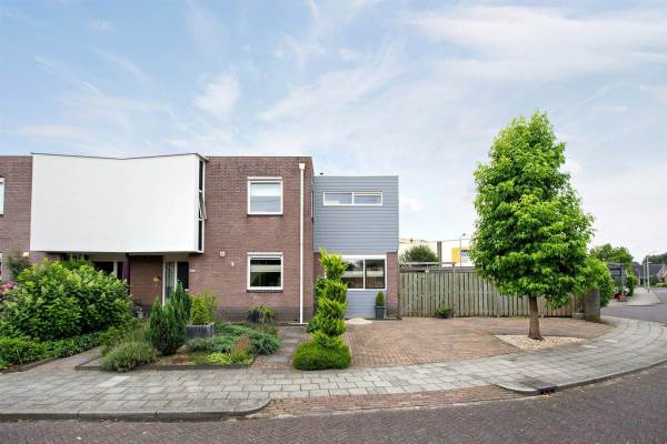 Woning Zwanebloem 19 Hoogeveen