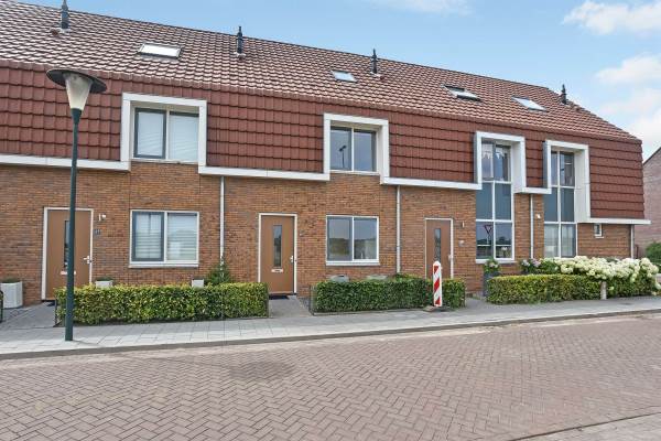 Woning Zwanenbloem 59 Elst