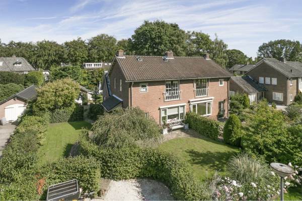 Woning Van der Duyn van Maasdamlaan 24 Huizen