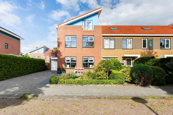 Woning Surinamesingel 23 Heerenveen