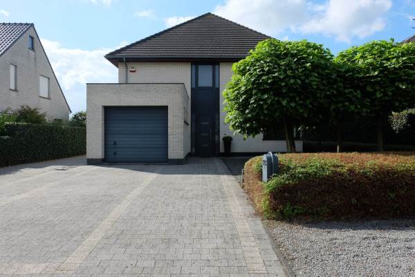 Woning Deken Verbiststraat 4te Essen Roosendaal