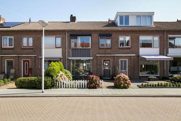 Woning Elzenstraat 24 Roelofarendsveen