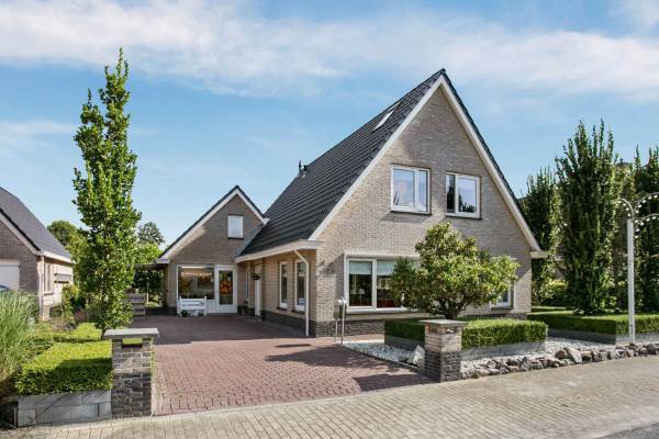 Woning mr. J.P. Miedemastraat 50 Dokkum