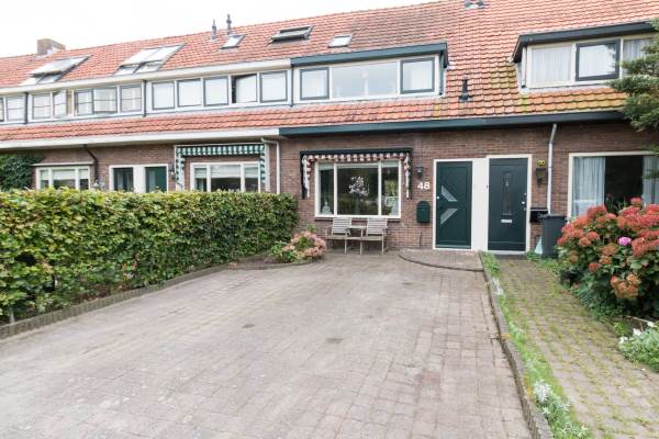 Woning B. van Rooijenstraat 48 Naarden