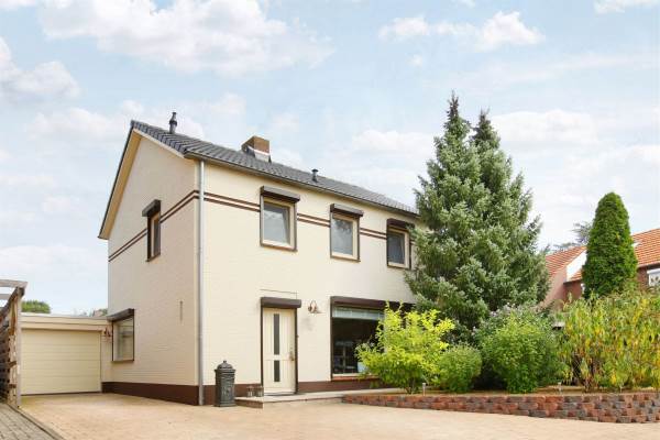 Woning Schenck van Nijdeggenstraat 2 Middelaar