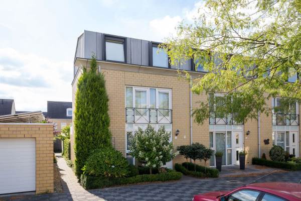 Woning Albert Camuslaan 1 Eindhoven