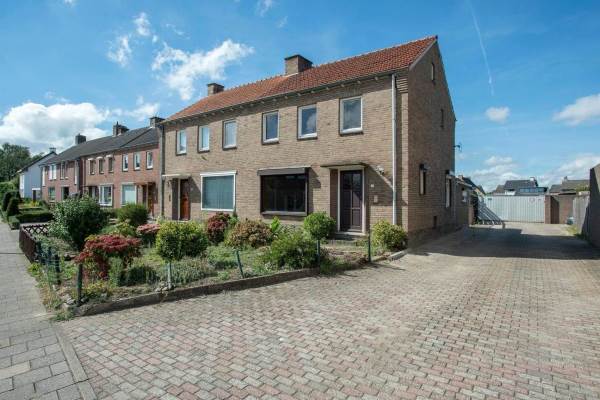 Woning Hondsbroek 21 Born
