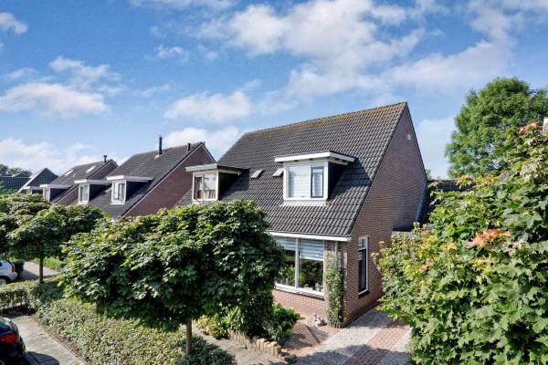 Woning Burg. S. Schagenstraat 11 Oterleek