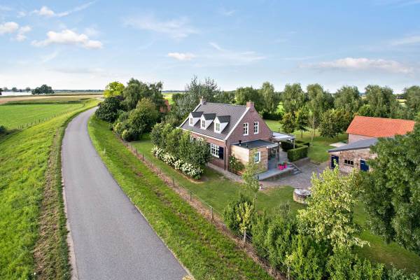 Woning Berghuizen 42 Maasbommel