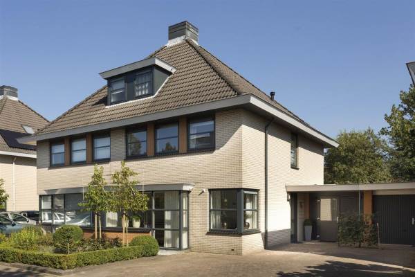 Woning Carry van Bruggenstraat 6 Apeldoorn