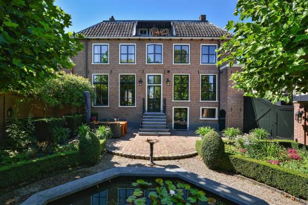 Woning Kerkstraat 8 Meerkerk