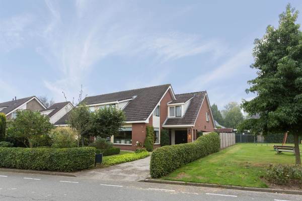 Woning P.Buismanstraat 2 Lemelerveld