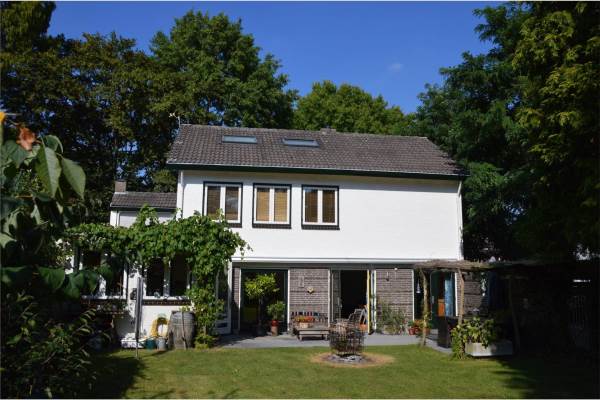 Woning Pastoor van Akenstraat 23 Vlijmen